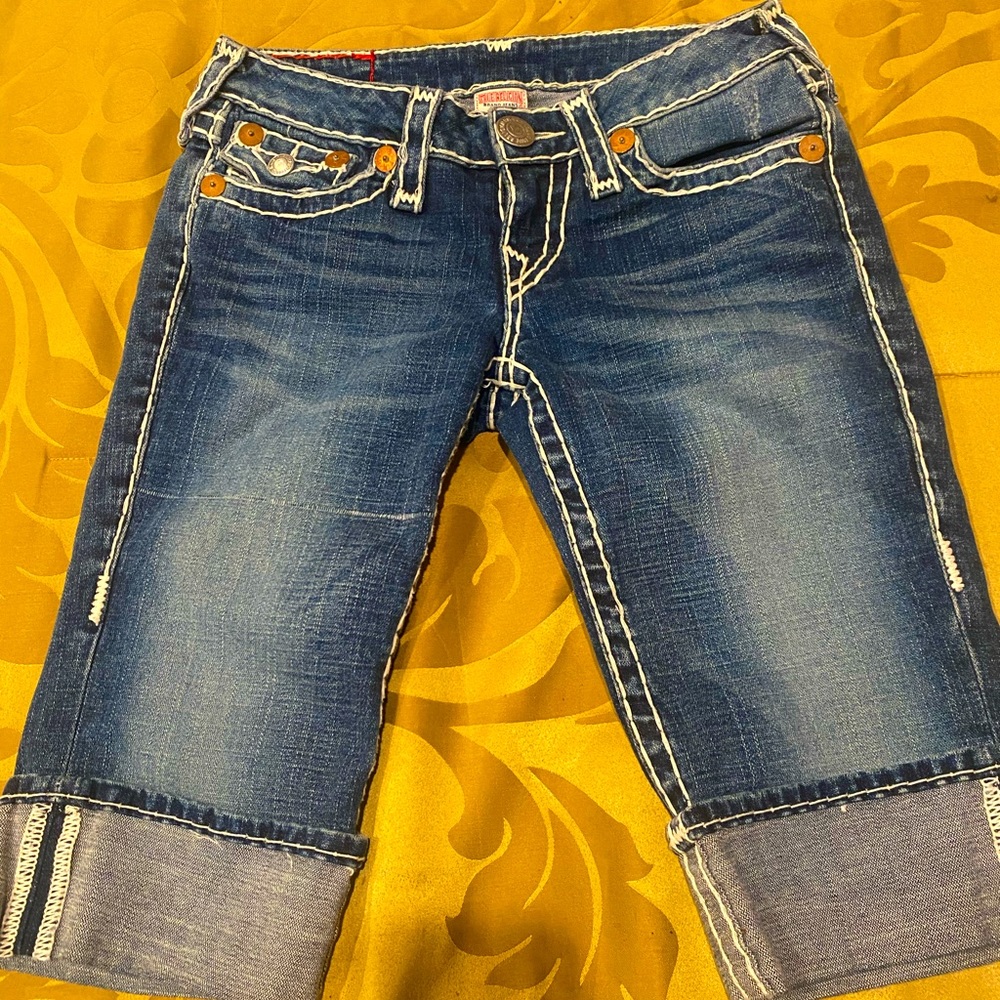 True religion capri jeans, low rise, authentic , size 26, new, without tags.